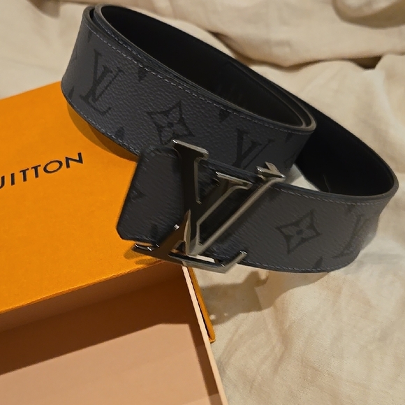 Louis Vuitton Men's Gray /Black Monogram Belt-Reversible - Picture 3 of 6